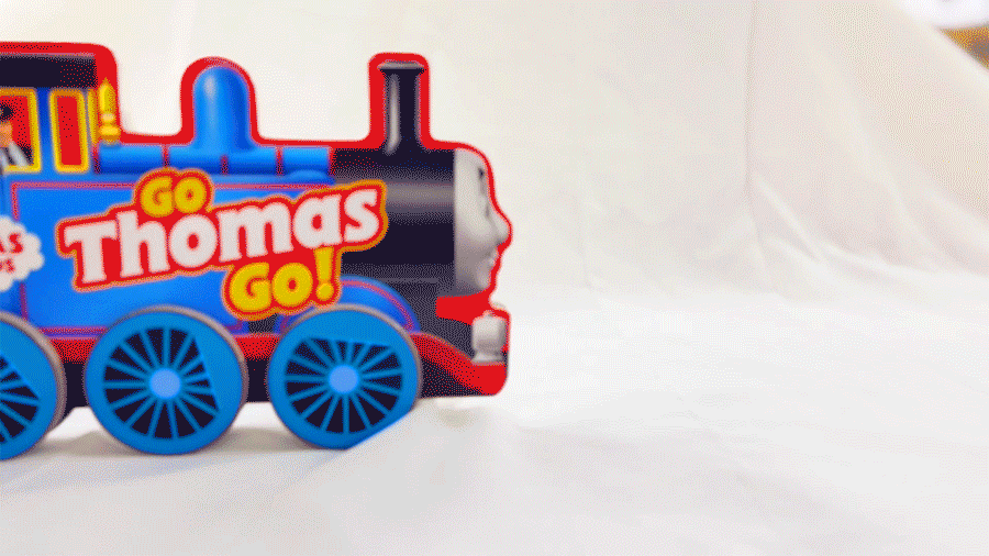 英語絵本 仕掛け絵本 Go Thomas Go - メルカリ
