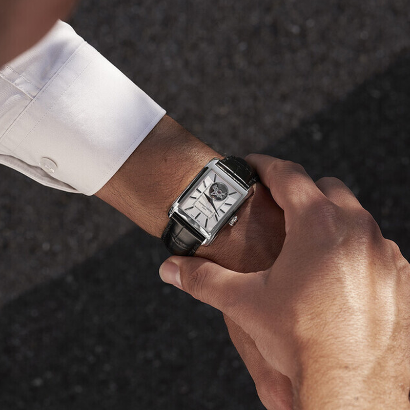 FREDERIQUE CONSTANT（フレデリック・コンスタント） クラシック カレ