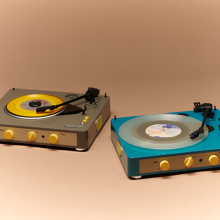 ガドハウス ブラッド レコードプレーヤー