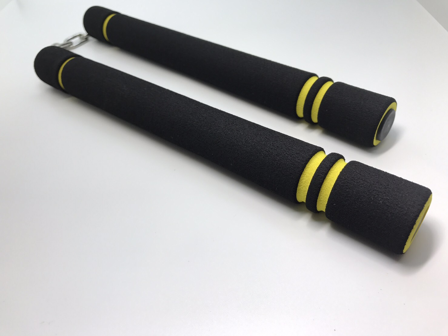 ヌンチャク 28cm 黄色 黒色 カンフー 武術 武具 ウレタン 安心安全