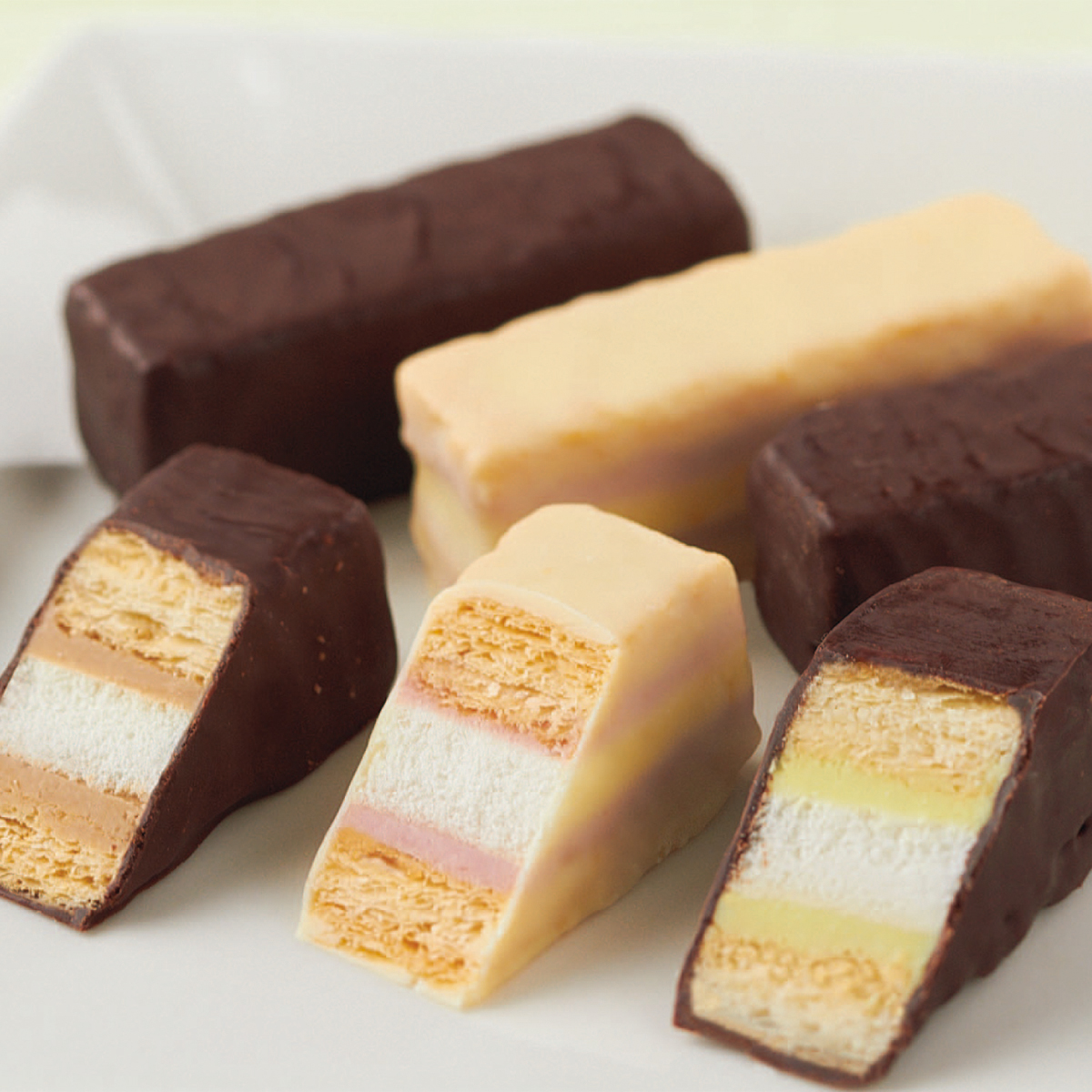 お歳暮 御歳暮 冬ギフト プレゼント 2025 送料無料 お菓子 スイーツ 「 銀座千疋屋 」 銀座ミルフィーユ サクサク ミルフィーユ 洋菓子 セット PGS-073 | 銀座千疋屋 | 03