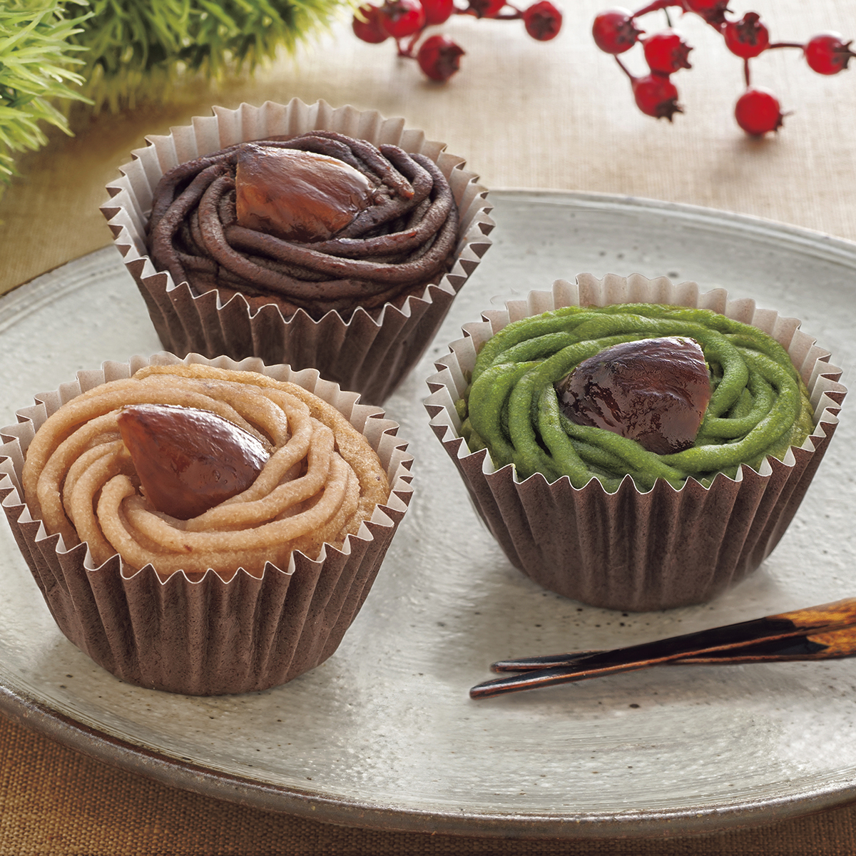 お歳暮 御歳暮 冬ギフト プレゼント 2025 送料無料 お菓子 スイーツ 京都 「 養老軒 」 渋皮栗 の 焼きモンブラン 和菓子 和風 もんぶらん YJ-SCM12 |  | 02