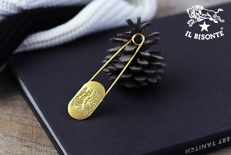 IL BISONTE（イルビゾンテ） アクセサリー 真鍮ピン（かぶとピン