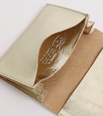 IL BISONTE（イルビゾンテ） カードケース メタリックレザー名刺入れ