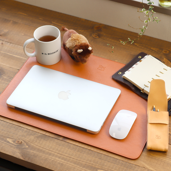 IL BISONTE（イルビゾンテ） 文房具 レザーデスクマット 商品番号