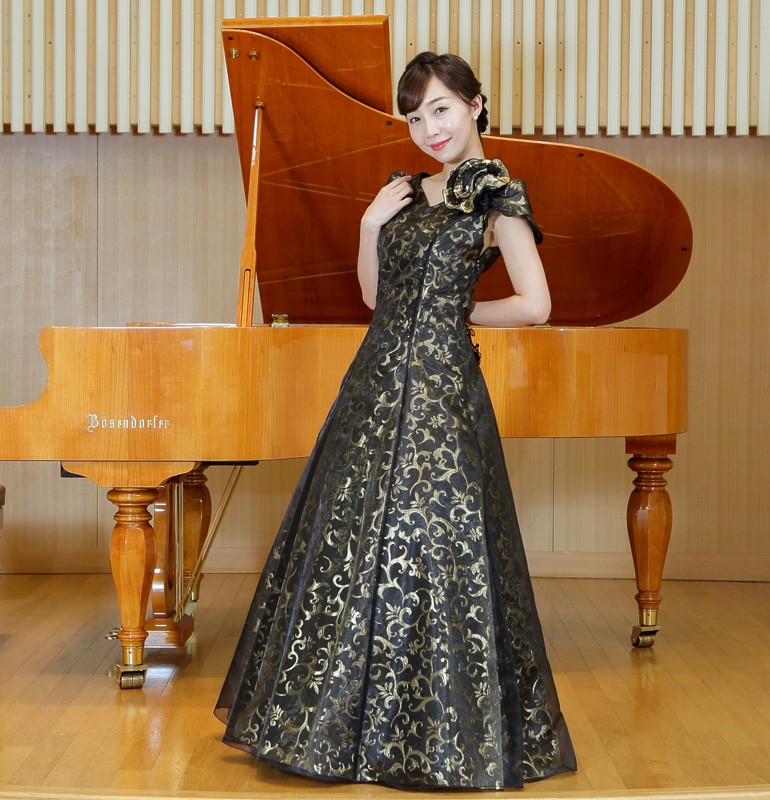 日本製 演奏会用ドレス 華やかなゴールド模様のロングドレス (op3624) 演奏会用ロングドレス ゴールド 模様 発表会 大人 ピアノ コンクール  ステージ衣装