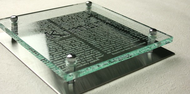 フラットガラス表札正方形200クリアスクウェア（裏彫り・裏文字・ステンレス板付）