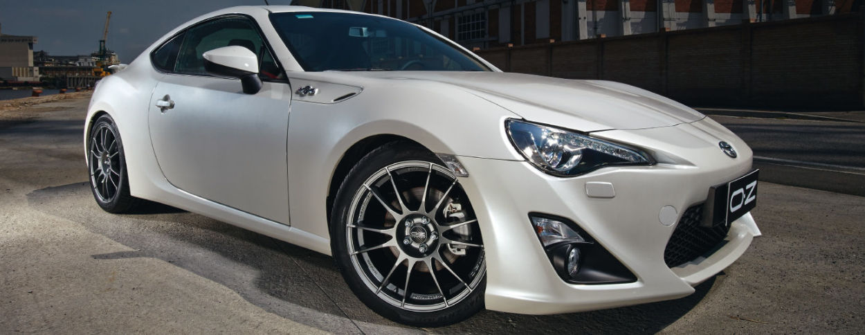 OZ Racing ULTRALEGGERA アルミホイール 4本セット 16インチ