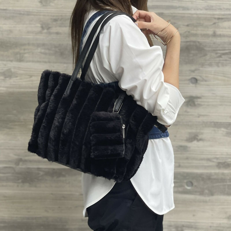 トートバッグ レディース 軽量 ファー ポーチ 手提げ ショルダーバッグ ふわふわ エコファーチャーム 軽量 きれいめ 大人 ハンドバッグ ファスナー |  | 18