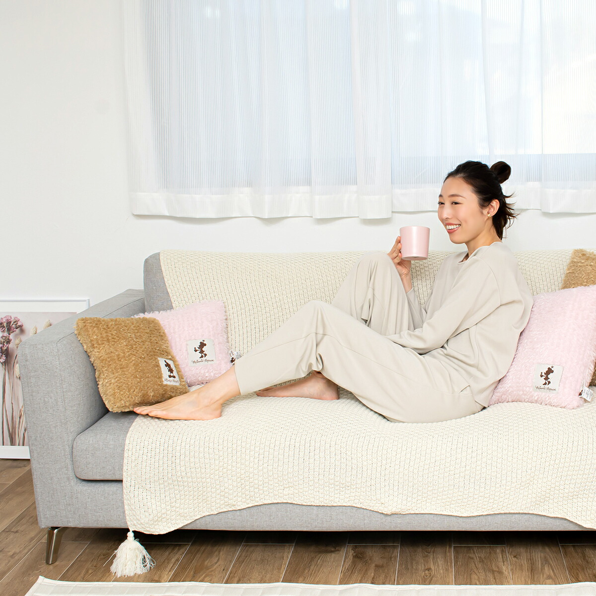 Disney（ディズニー） ミニクッション 30×30cm シープ ボア ミッキー