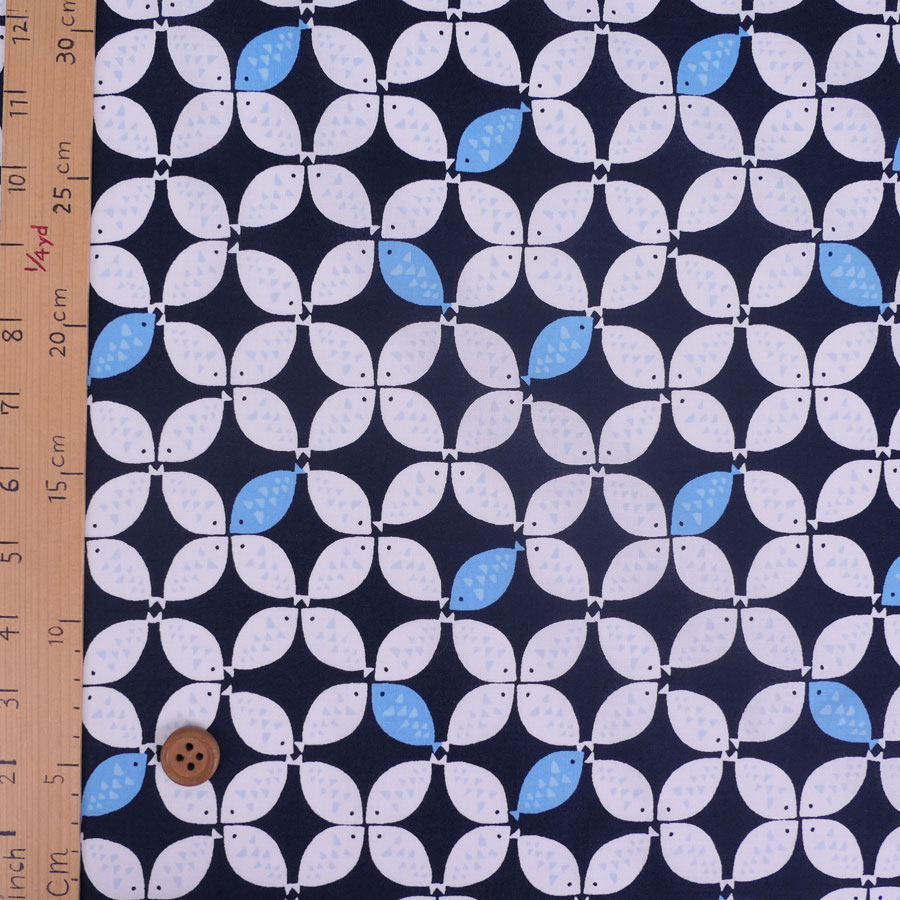 コットン生地 おさかな七宝(濃紺) 10cm単位 切り売り |  | 02