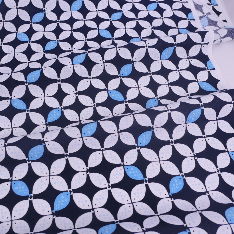 コットン生地 おさかな七宝(濃紺) 10cm単位 切り売り |  | 03