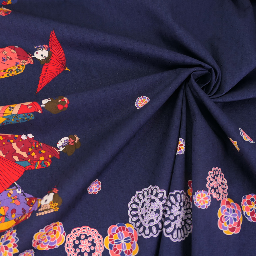 和風コットン生地・舞妓さんのおでかけ(濃紺) 10cm単位 切り売り |  | 03