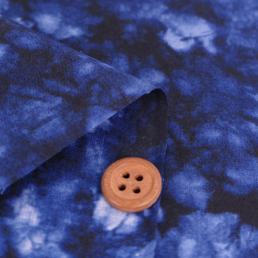 和柄コットン生地 しぼり染め風ぼかし柄(藍色) 10cm単位 切り売り |  | 01