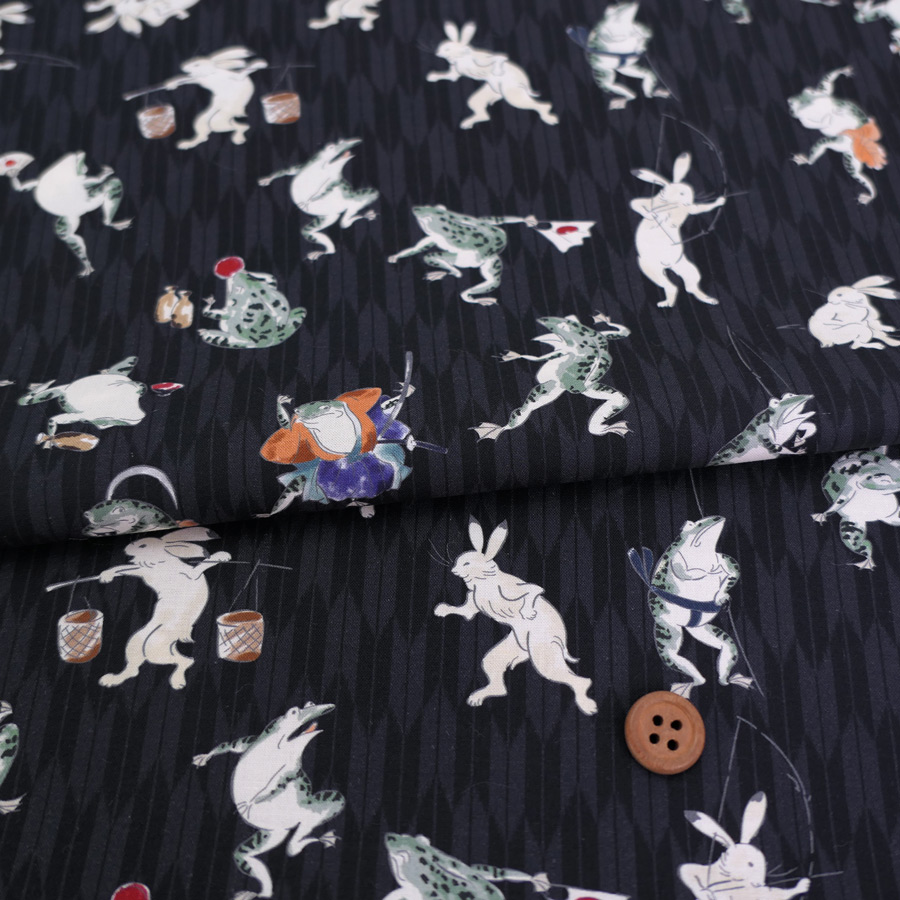 和柄コットン生地 鳥獣戯画風うさぎとかえる 10cm単位 切り売り : 布が