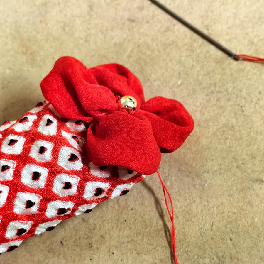 髪飾り手作りキット 正絹きもの生地 綿入りかのこと小花ピンのセット |  | 12