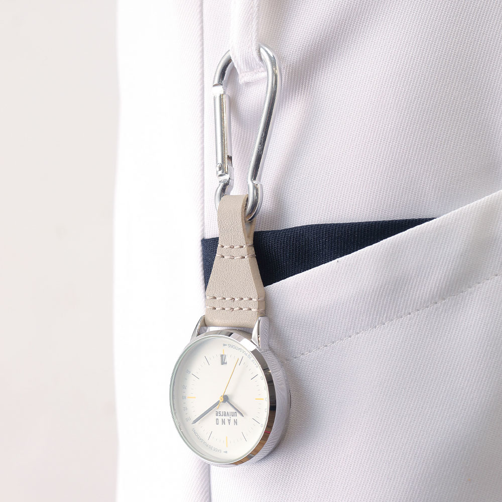 ナノ・ユニバース カラビナ蓄光ナースウォッチ(nu16851)