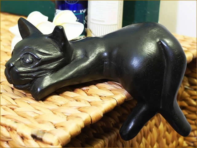 寝そべり黒猫 ネコ ねこ 黒猫 置物 インテリア 木彫り - アジアン家具