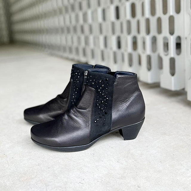 MONET（モネ） Monet 88982 ダイヤストーンショートブーツ レディース