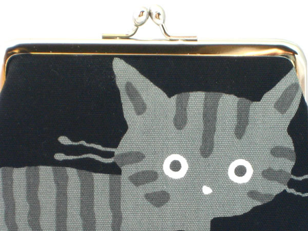 >「横長がま口財布」黒猫