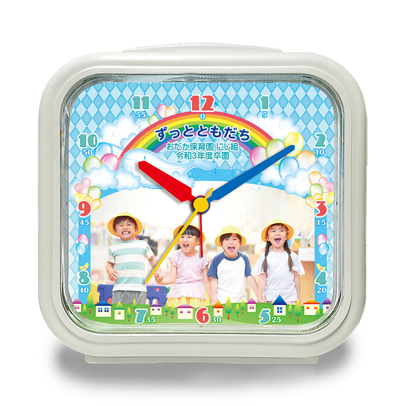 C32 くじら雲 1〜4個 目覚まし時計 集合写真入り 卒園記念品 幼稚園
