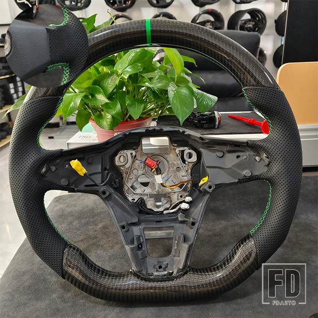 並行輸入品 VW カーボンステアリングホイールゴルフ8 R GTI MK8に適し