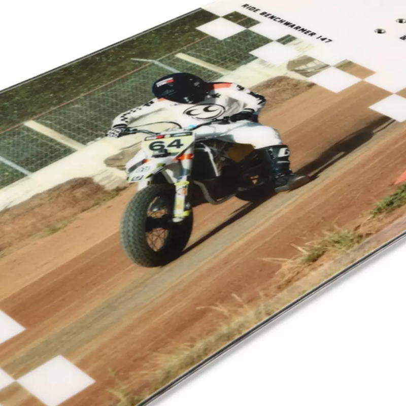 50％OFF 【ラスト1点】メンズ スノーボード 板 型落ち RIDE