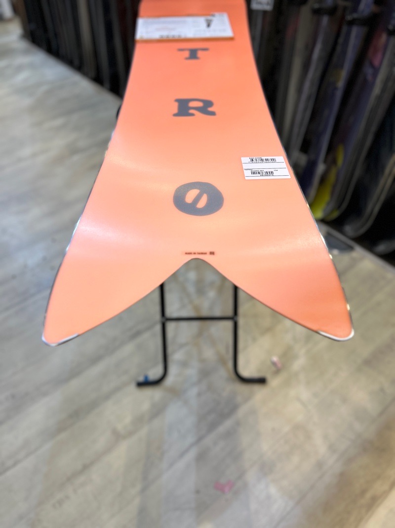 【即納】メンズ スノーボード 板 149wcm NITRO FIN TWIN ナイトロ フィンツイン 25-26 パウダーボード キャンバー |  | 05