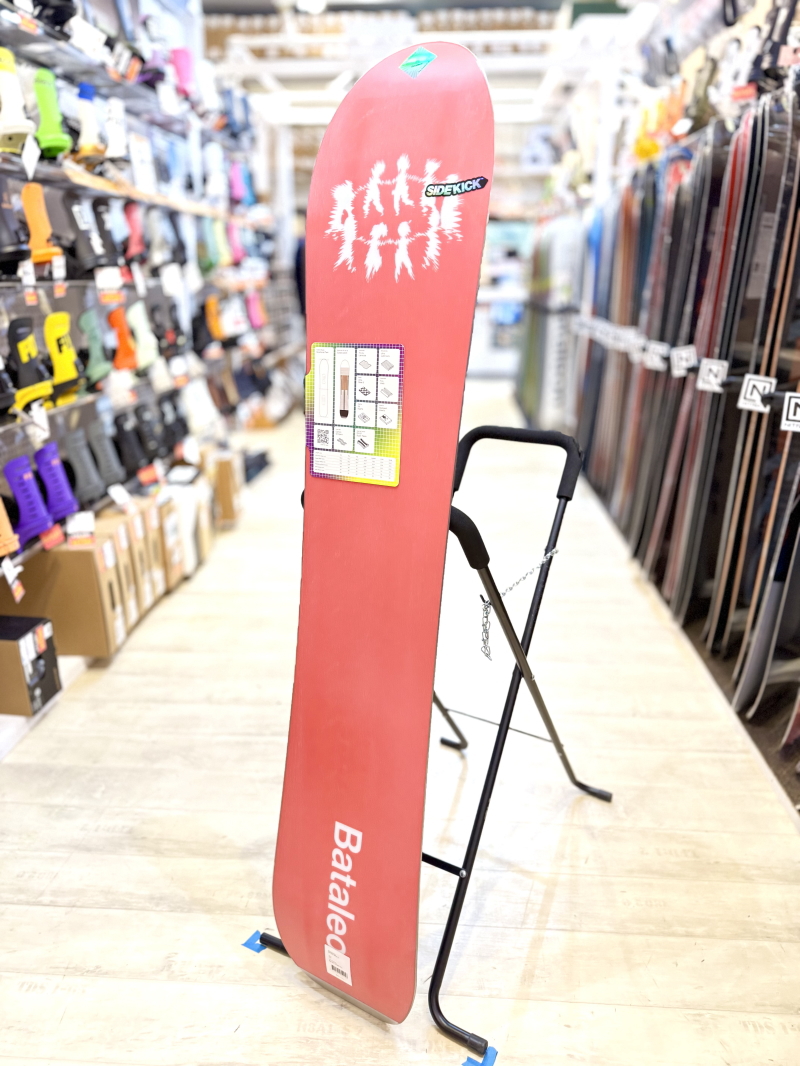 ラスト1点】メンズ スノーボード 板 型落ち Bataleon Beyond Medals