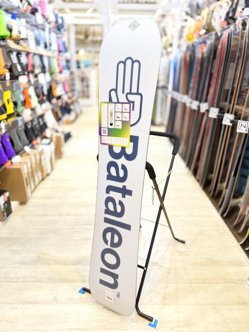 ラスト1点】メンズ スノーボード 板 型落ち Bataleon Blow バタレオン