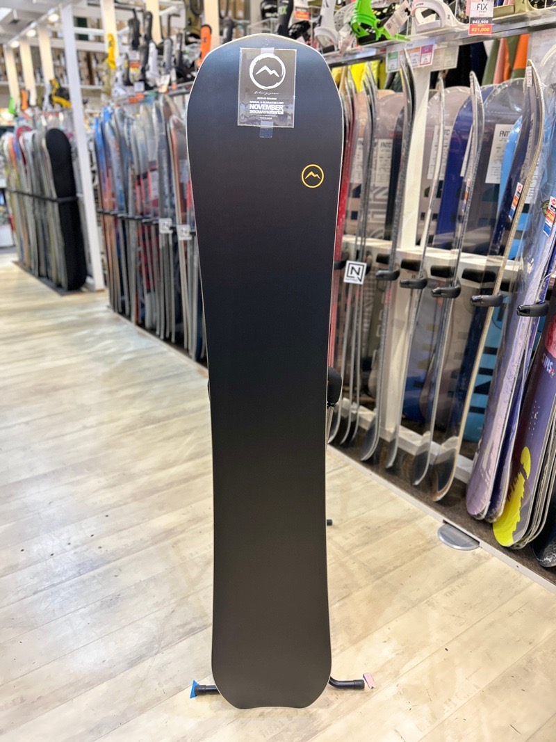 即納】メンズ スノーボード 板 158cm NOVEMBER MOUNTAINFOX ノベンバー