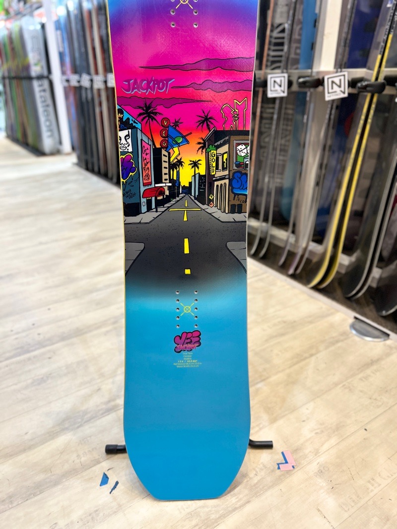 ラスト1点】メンズ スノーボード 板 型落ち YES JACKPOT 156cm 24-25