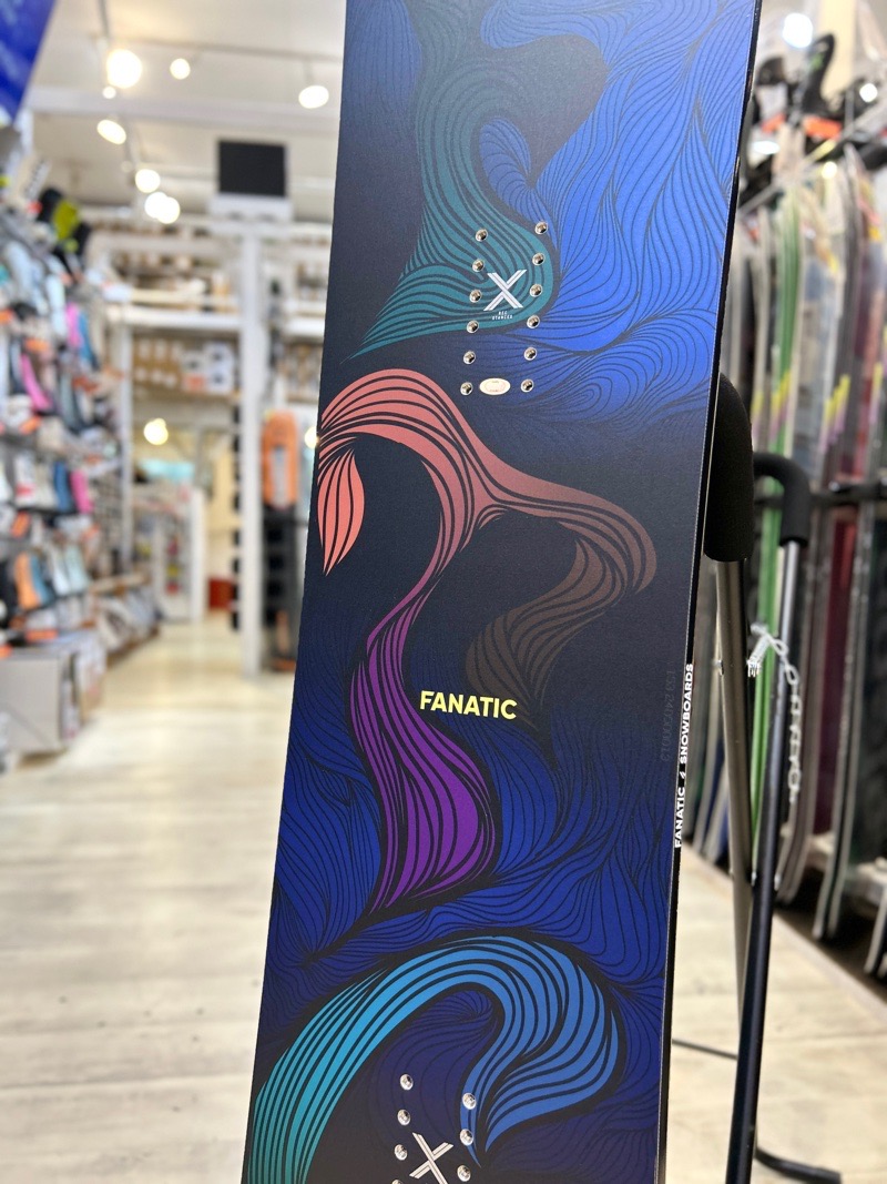 即納】メンズ スノーボード 板 型落ち 旧モデル 160cm FANATIC FTC