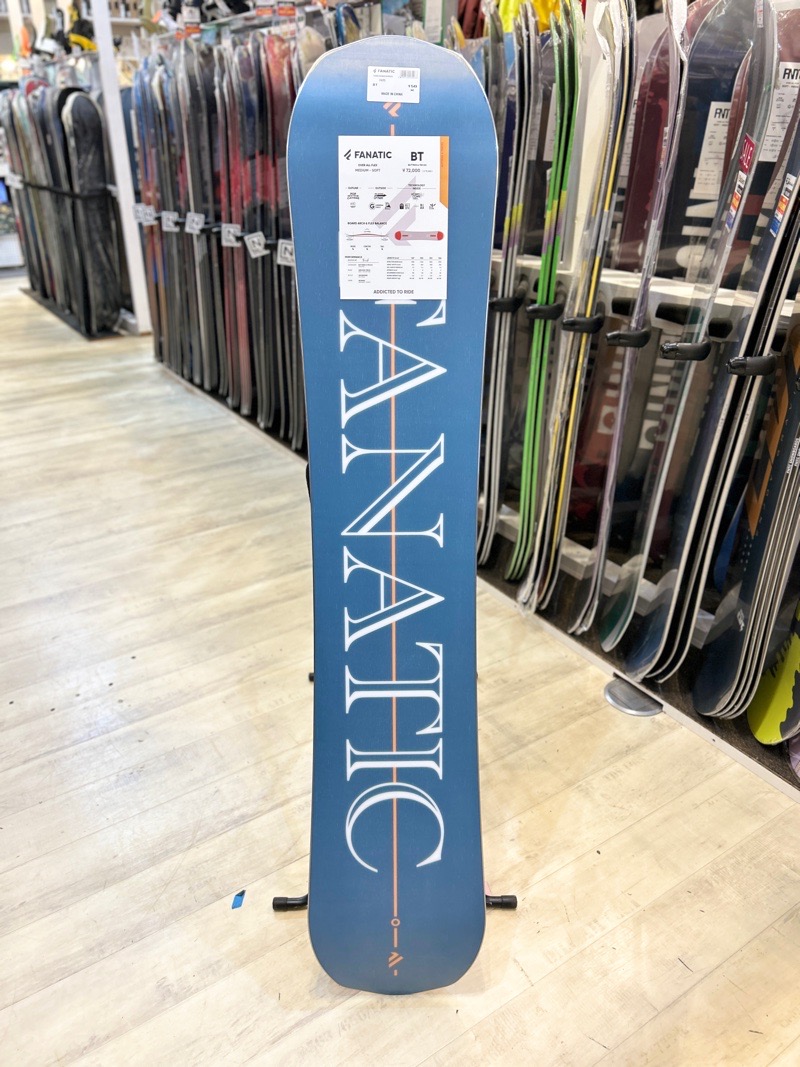 即納】メンズ スノーボード 板 型落ち 旧モデル 156cm FANATIC BT