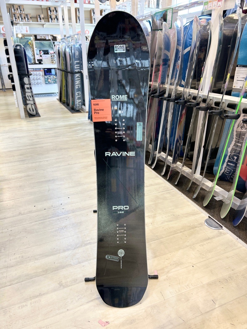 即納】メンズ スノーボード 板 型落ち 旧モデル 152cm ROME RAVINE PRO