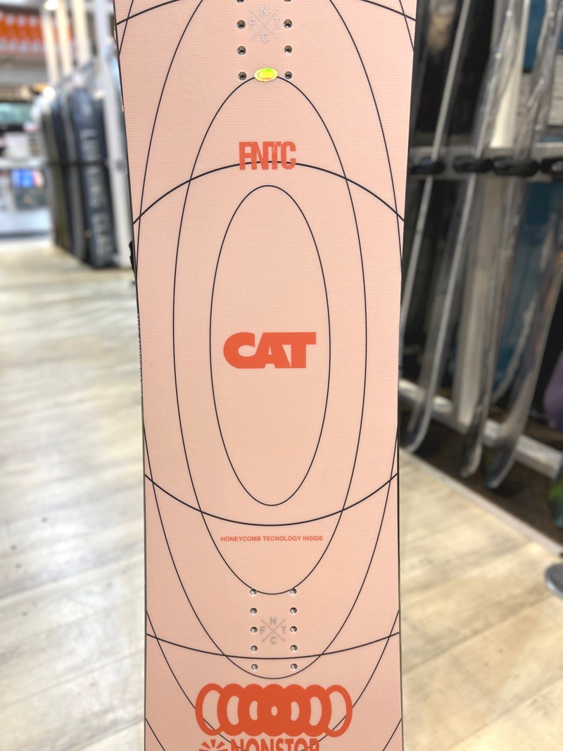 スノーボード 板 型落ち メンズ 23-24 FNTC CAT CREAM 155cm エフエヌティーシー  ダブルキャンバー アウトレット |  | 03
