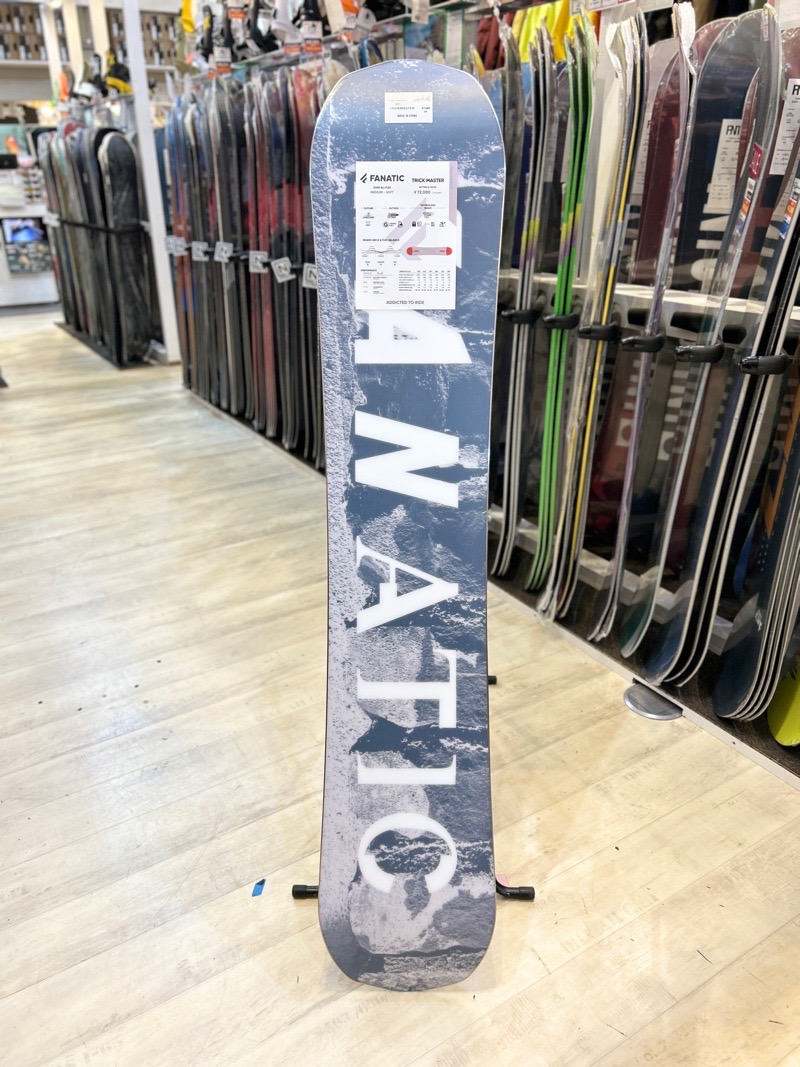 即納】メンズ スノーボード 板 型落ち 旧モデル 153cm FANATIC