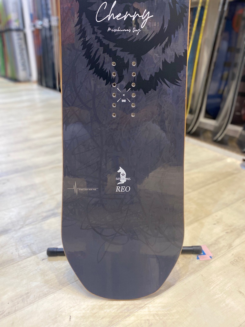 ラスト1点】 スノーボード 板 型落ち メンズ SESSIONS AWESOME REO