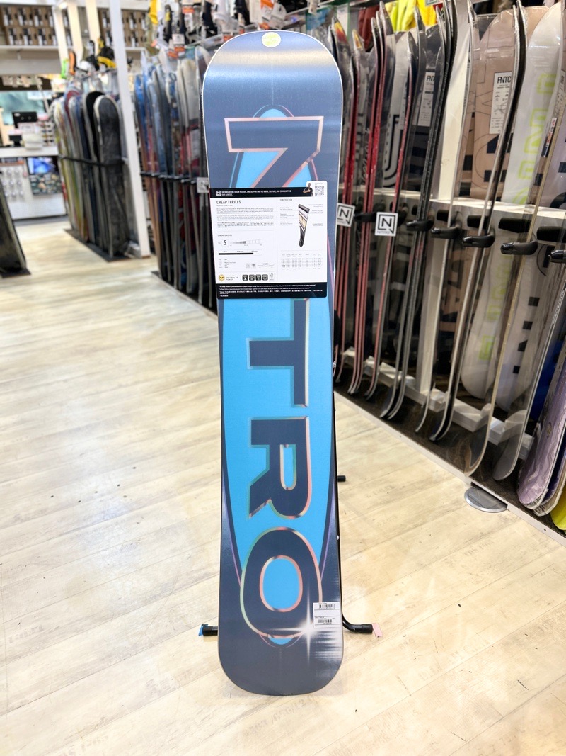即納】メンズ スノーボード 板 152cm NITRO CHEAP THRILLS ナイトロ