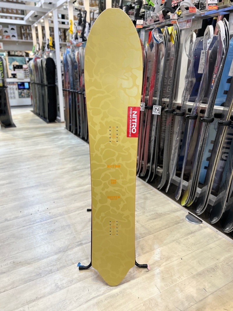 即納】メンズ スノーボード 板 157wcm NITRO POW ナイトロ パウ 25-26