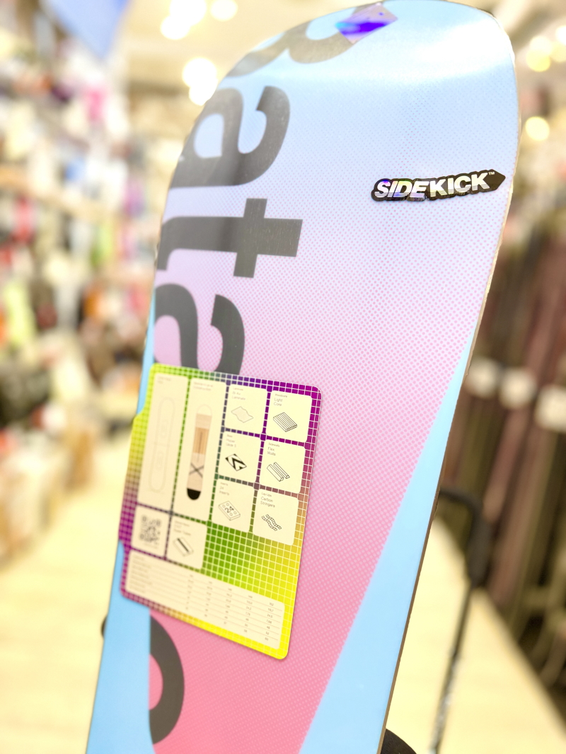 即納】 レディース スノーボード 板 型落ち Bataleon Distortia 143cm