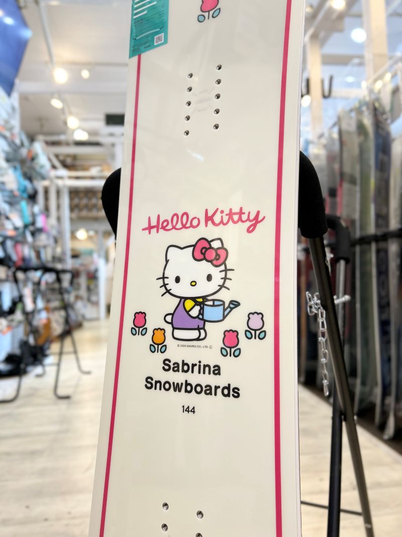 即納】レディース スノーボード 板 型落ち 144cm SABRINA HELLO KITTY