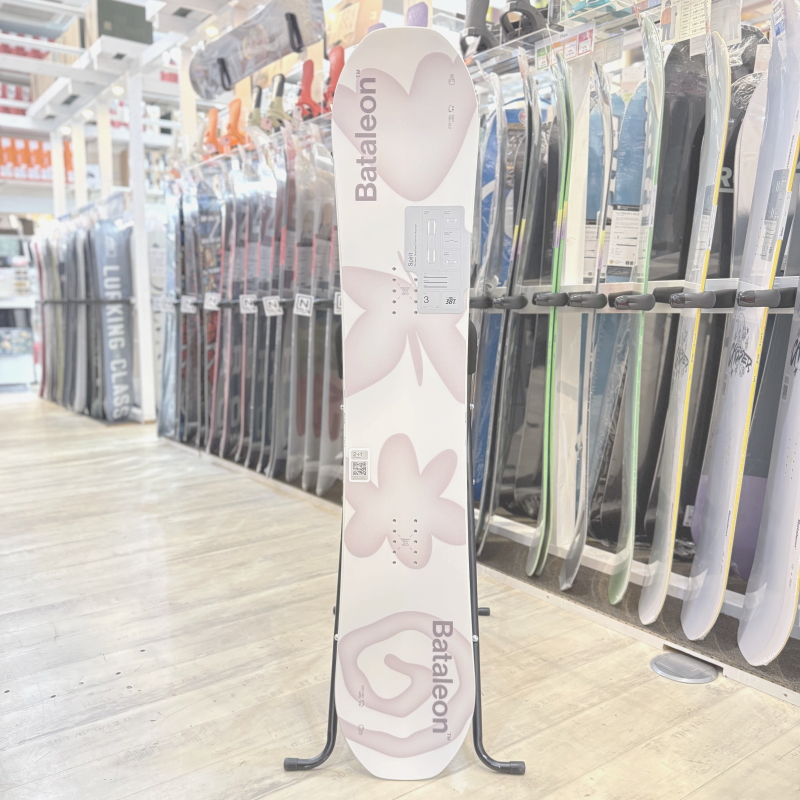 即納】レディース スノーボード 板 型落ち 140cm BATALEON SPIRIT バタ