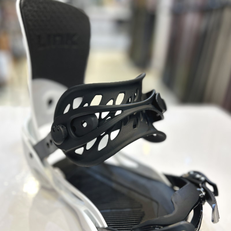 新品　未使用　link リンク　ビンディング　M かっこいい　白黒　パンダ LINK（スポーツ） スノーボード ビンディング｜スノーボード