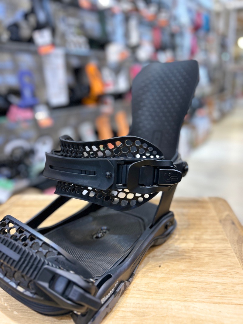 25-26 BATALEON BLASTER PRO AW FASE×TORNADO カラー:BLACK MLサイズ