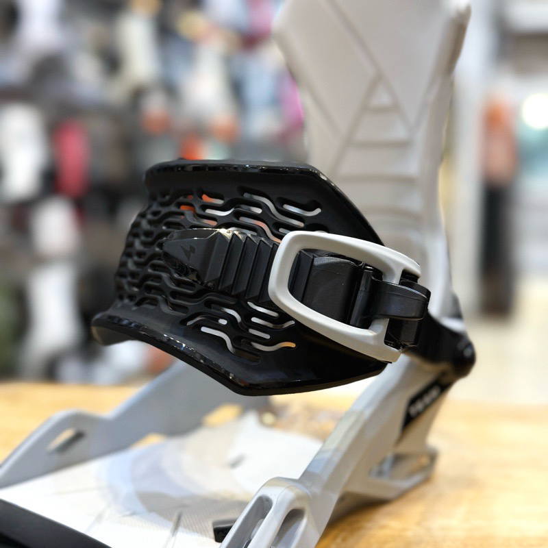 25-26 NITRO TEAM カラー:Grey Mサイズ ナイトロ メンズ スノーボード バインディング 日本正規品 |  | 04