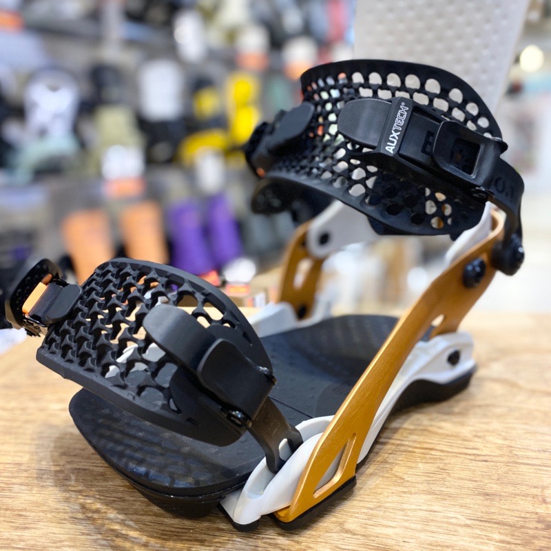 24-25 BATALEON Blaster AW カラー:Bone White MLサイズバタ