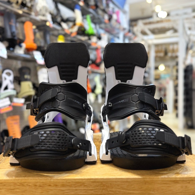 【ほぼ新品】24-25 YES/AIR MASTER/ビンディング/Mサイズ 楽天市場】YES イエス スノーボード ビンディング AIRMASTER 24