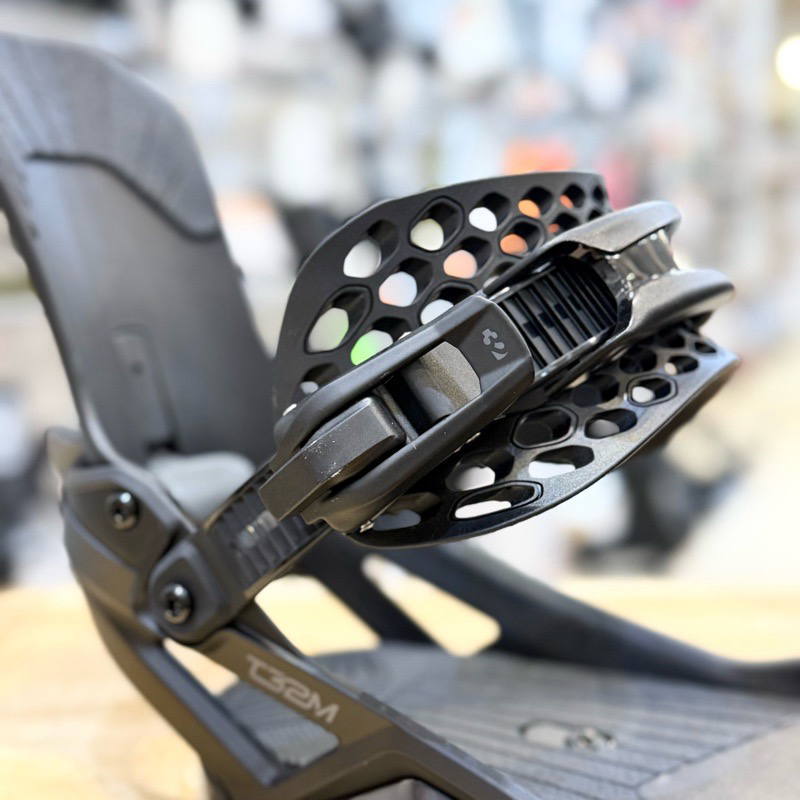 スノーボード ビンディング（モデル年式：19ー20モデル