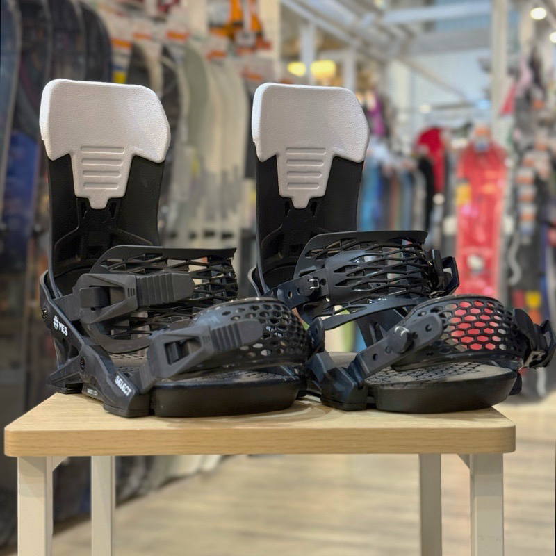 �yOUTLET�z 25-26 YES SELECT �J���[:PITCH BLACK M�T�C�Y YES �����Y �X�m�[�{�[�h �o�C���f�B���O ���{���K�i �֘A�摜2